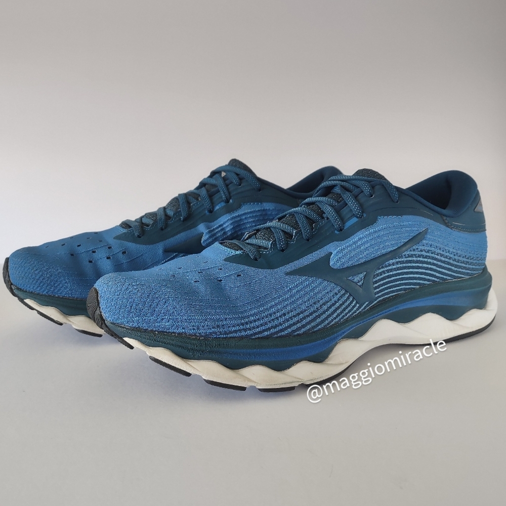 Mizuno Wave Sky 5 , EUC, Max-cushioned Running Shoes